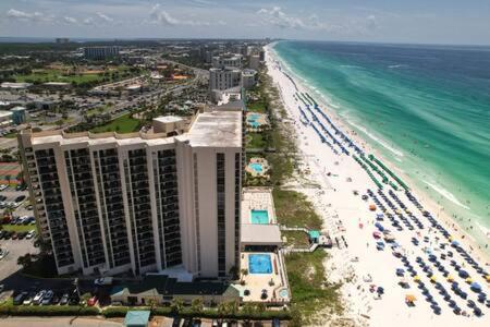 The Scallop By Brightwild-Beachfront Condo Destin Exterior foto